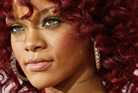 Celebrity-hairstyle-must-have-rihanna-side
